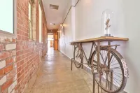Indulge Apartments Mildura - Eighth Street - parking
