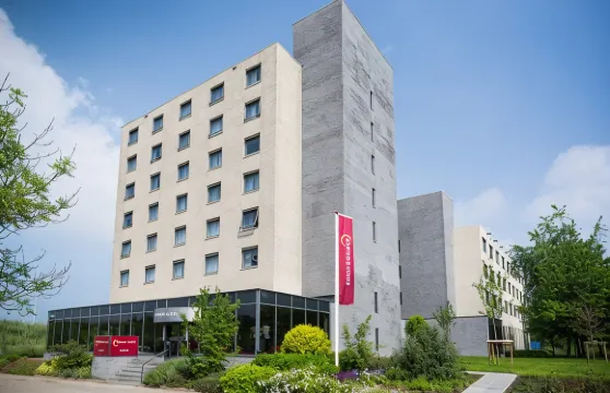 阿爾莫勒巴斯迅酒店