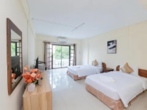 Hillside Resort Hotels near Phra Tamnak Mountain Viewpoint