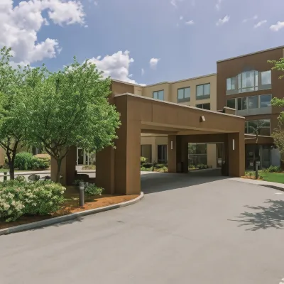 Courtyard Nashua Hotels in Nashua