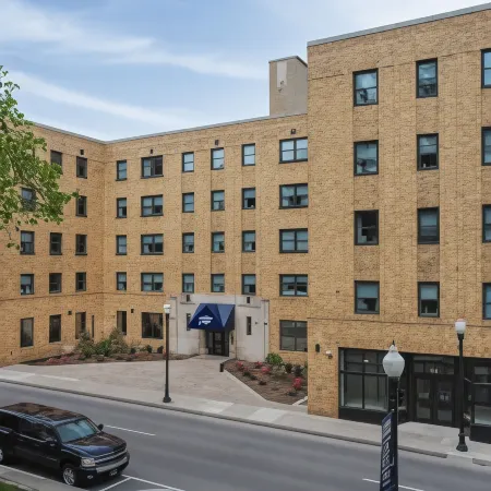 Scholar State College, Tapestry Collection by Hilton Отели рядом с достопримечательностью «Penn State Cottages»