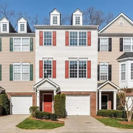 Spacious 3 level Townhome in prime location! Tvs & fans in all 4 bedrooms!!