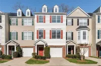 Spacious 3 level Townhome in prime location! Tvs & fans in all 4 bedrooms!!