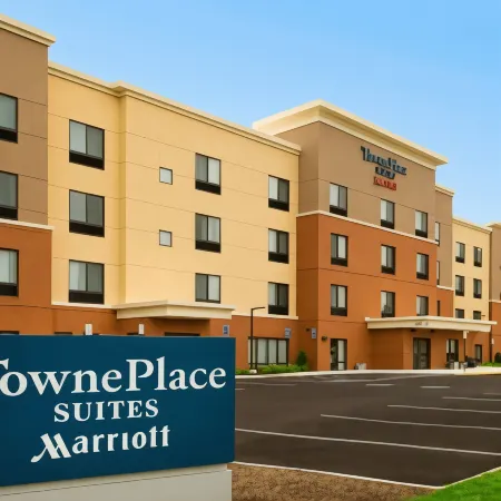 TownePlace Suites Alexandria Fort Belvoir Отели рядом с достопримечательностью «Exxon»