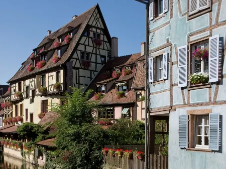 Hostellerie le Marechal Colmar Отели рядом с достопримечательностью «Ancienne Douane»