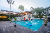 Taman Dayu Golf Club & Resort - Pools