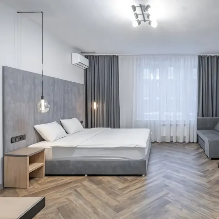 Гостиниц net (Большевиcтская) Отели рядом с достопримечательностью «Собор Александра Невского»