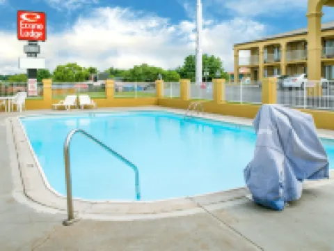 Econo Lodge Hotels in Simpson County