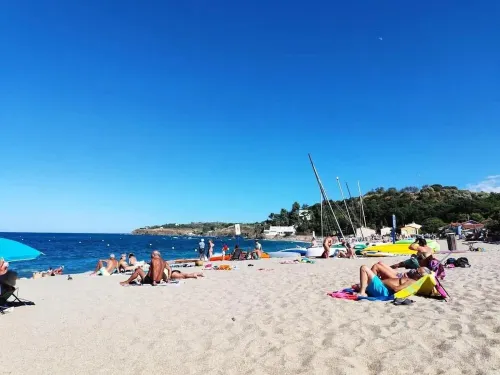 Beau F1 Entiérement Rénové Pour Vacances & Séjour