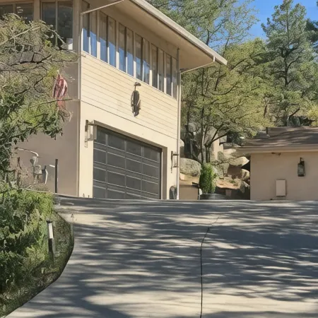 *NEW* Mtn view retreat! Pets! 3 min Dtwn/Pooltable