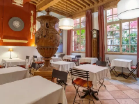 Hôtel de l'Amphithéâtre โรงแรมในอาร์ล