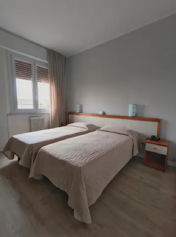 Hotel Marta Отели в г. 