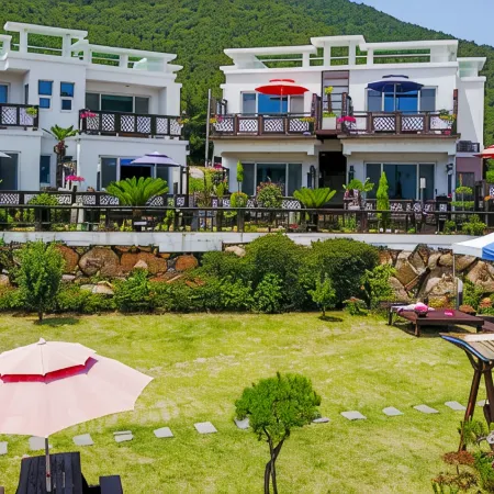 Namhae Hoho Flower Pension