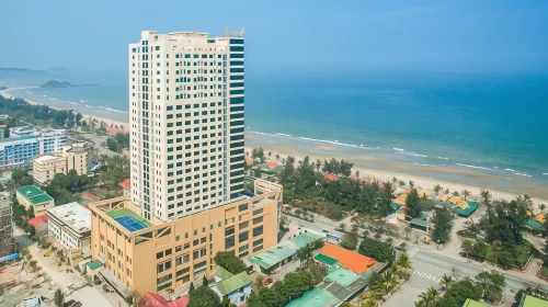 Muong Thanh Grand CUA Lo Hotel - С бассейном