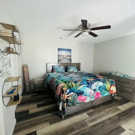 Beautiful 2/2 townhome across from world class Lake Okeechobee Bass fishing !