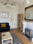 Bermuda House with parking, good sea view and minutes from beach and shops