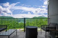 Center Hill Lake House, Lake Views, Access, Fire Pit, Sleeps 8 - 4-Star