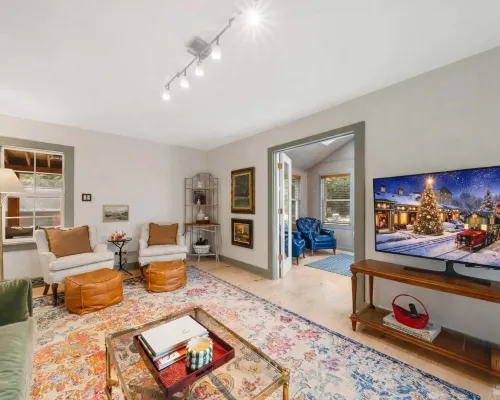 Lake Geneva Escape 4BR Arcade Fire Pit and Deck Hotels in Como