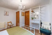 Stylish Garden Flat Near Loch Ness, Ideal for Families and Groups