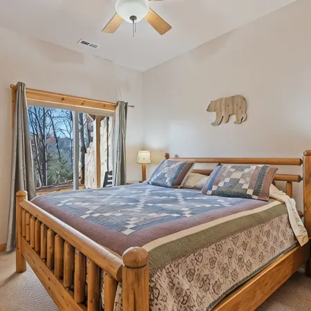 Mountaintop Getaway with Gazeebo Deck Hot Tub & Fireplace! Long range views!