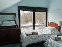 3-bedroom chalet in marvelous Ellicottville with WiFi, sauna, deck and grill