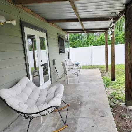 Hot Tub Retreat • Sleeps 9 • 3Br Family Home • 5 Min to Beach