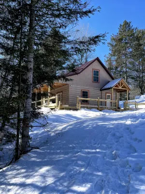 Riverfront Cabin: The Cozy Southern Brook Trout Lodge