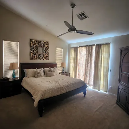 Stunning 3 bed/2.5 bath Overlooking Ocotillo Golf Course w/ Heated pool & Hottub