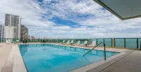Beachfront apartment with a view, for 2-8 people at Hotel Colon Salinas - Pools
