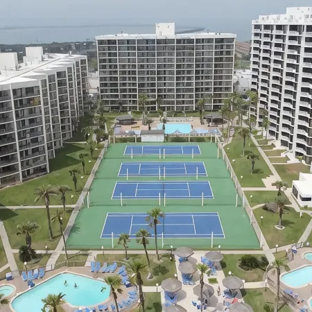 Beachfront Hotspot - New Furnishings - Pool - 1st Floor