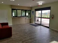 Scottish Inns & Suites Bay City, TX - 주차장