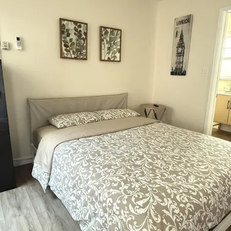 Stylish Burbank Getaway – Ensuite Baths + Prime Location!10 Mins to Universal!