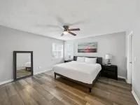 Paramour: huge yard home with ground floor bedroom 25 min to Charleston