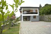 FARM STAY VILLA HIDDEN GARDEN Hotels in 