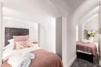 Wine Vaults with Hot Tub & Private Courtyard
