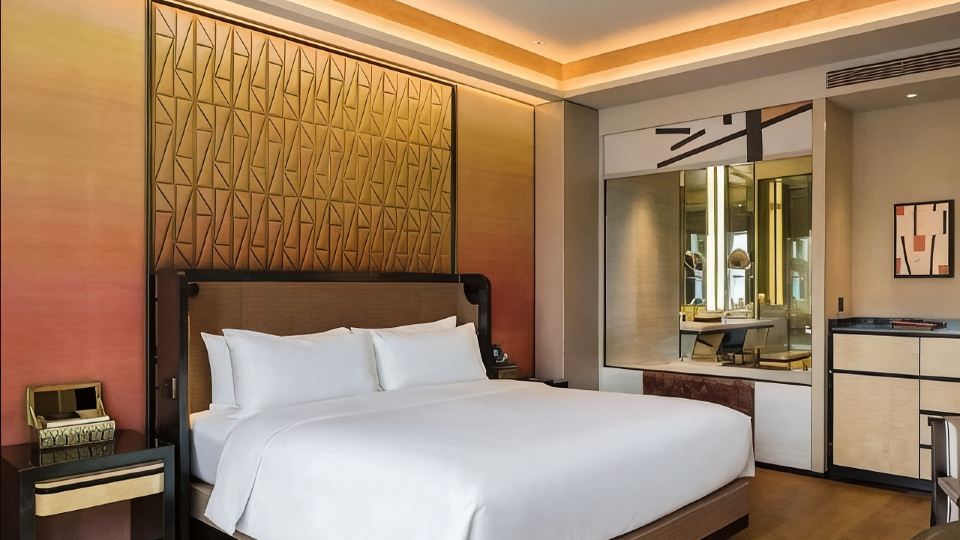 Huashun Theme Hotel