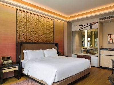 Huashun Theme Hotel