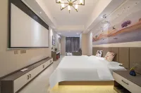 Paluo Cinema Apartment (Pingyin Passenger Transport Center Shop)