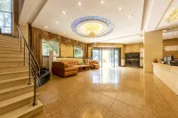 Huangting Holiday Hotel