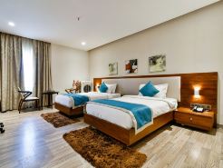 M Crown Hotel