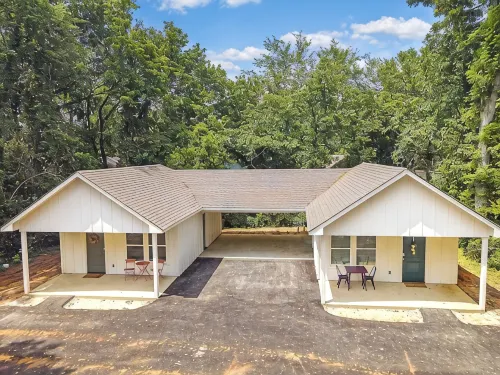 Wildwood Cottage/3 blocks from downtown Nac/King Bed/WiFi/Covered Parking - 3-Star