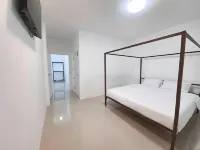 Wicket White Villa