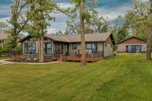 Gull Lake Cabin + Bunkhouse with Sandy Beach & Pontoon/Jet Ski availability! - WiFi