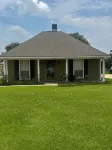 Charming 3-bedroom house with AC in Prairieville - 3-Star