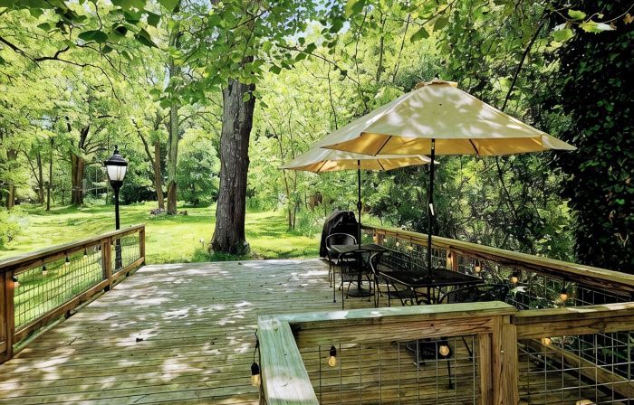 Historic Epperly Mill on Dodd Creek-1 mile from Floyd with 1 acre serene setting