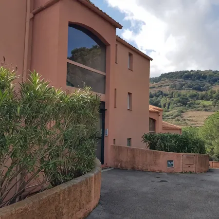 Newly renovated apartment 10 minutes from Collioure market. Ideal for families.