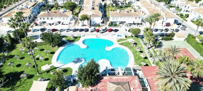 Bungalow On Lake Los Balcones Garden Hotels in Torrevieja