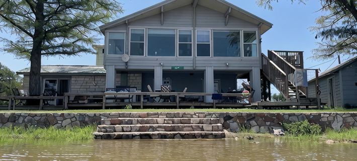 Shaw Island Get Away Hotels in Llano County