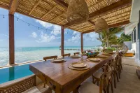 LUXURY BEACHFRONT VILLA  Includes 3 Pools, Wifi, Best Snorkeling & Kayaking Bay
