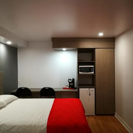 Motel Chez Nous Отели в г. Лаваль